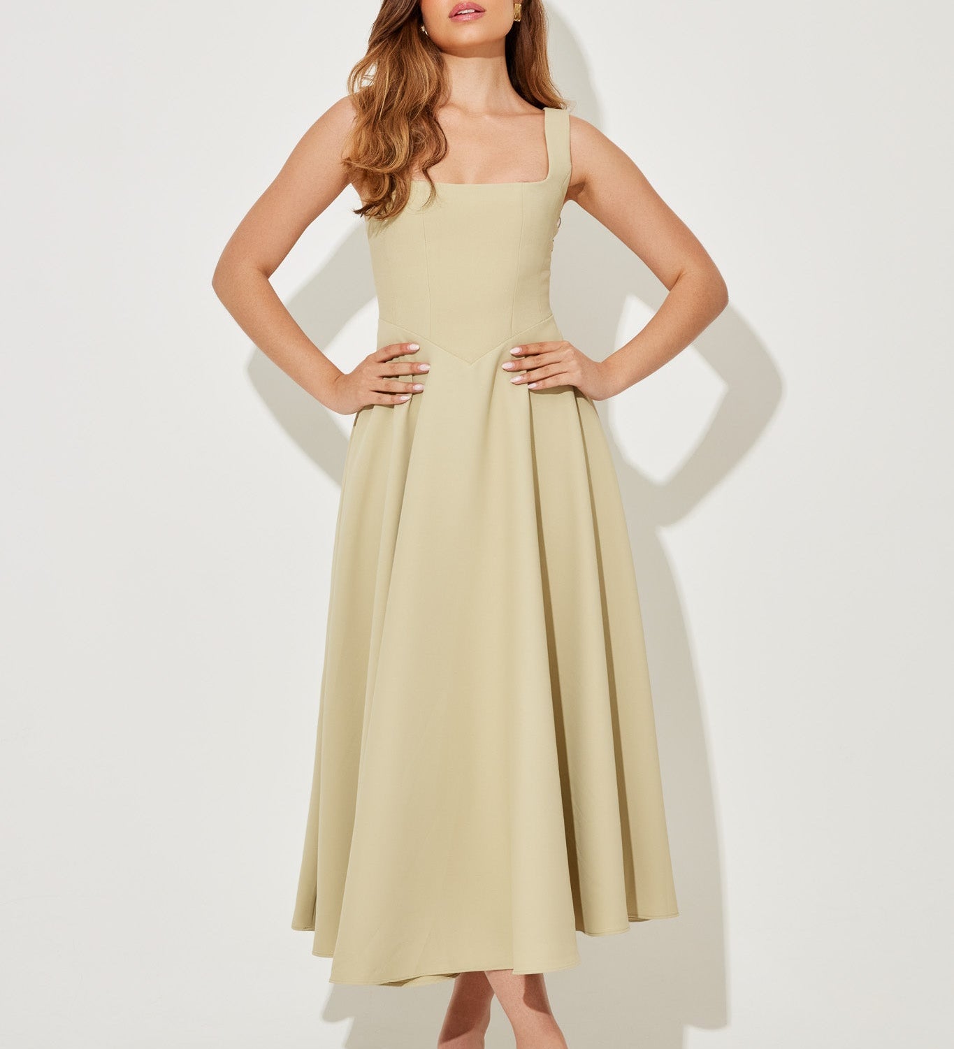 Justine - Robe Midi Élégante
